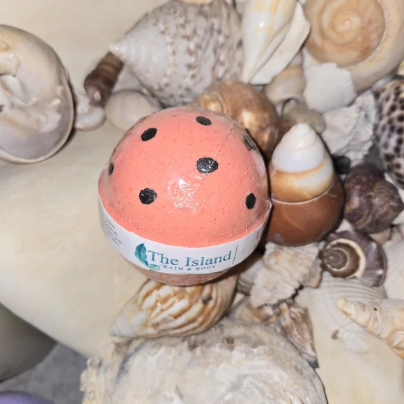###(New) The Island Bath & Body Bath Bombs  (5.5 oz Each) - Picture 9 of 12